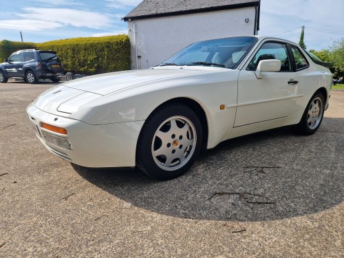 1990 Porsche 944 S2