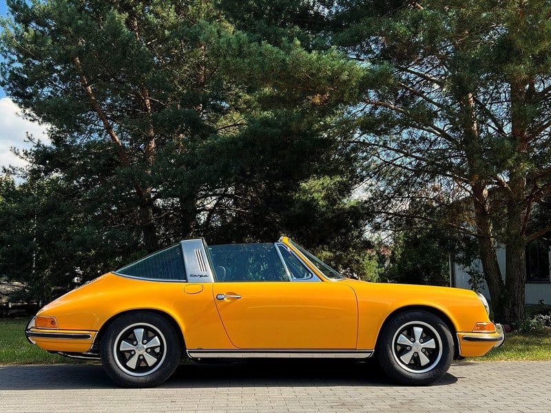 Porsche 911T Targa RESTORED Doctor Classic