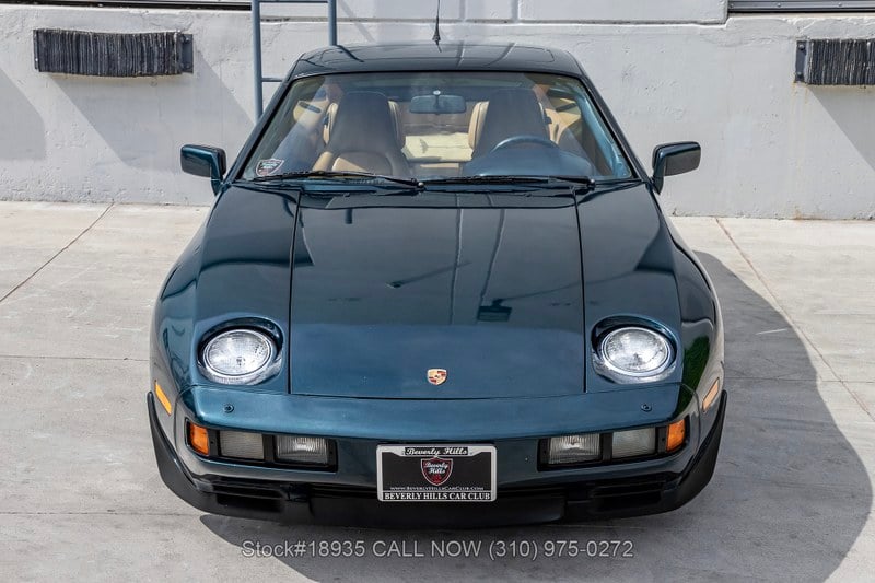 1985 Porsche 928 - 2 1985 Porsche 928 - 2