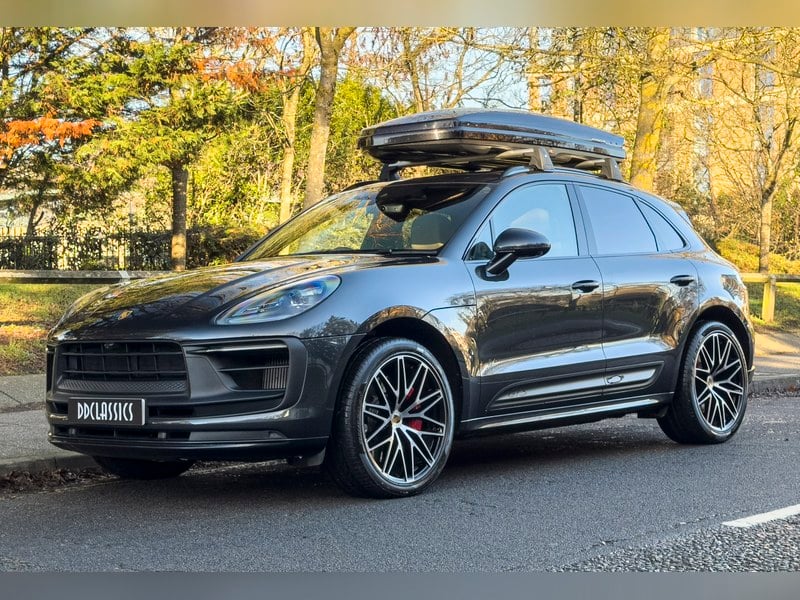 Porsche Macan GTS (RHD)