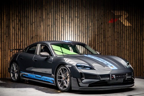 2025 Porsche Taycan Performance Plus 105kWh Turbo GT (Weissa For Sale