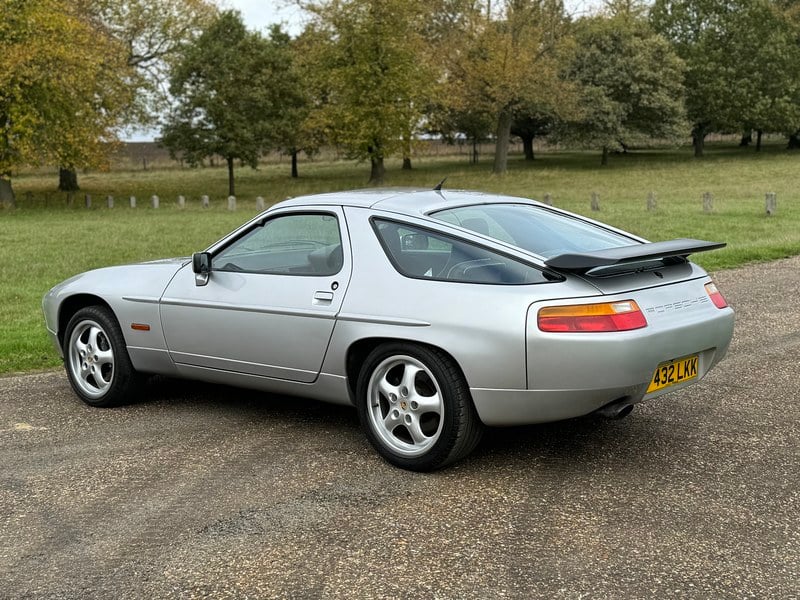 1988 Porsche 928 S4