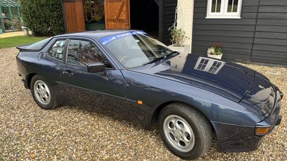 Porsche 944 S
