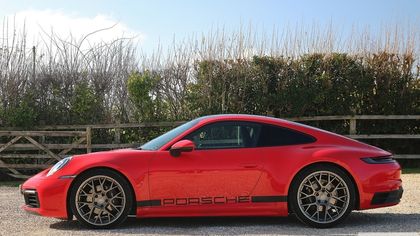 Porsche 911 Carrera