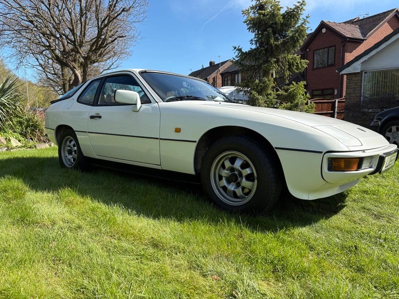 1982 Porsche 924 - 1 1982 Porsche 924 - 1
