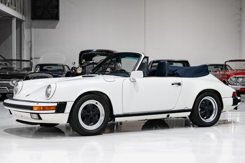 1986 PORSCHE 911 CARRERA 3.2 CABRIOLET (ONLY 8,910 MILES) Te koop