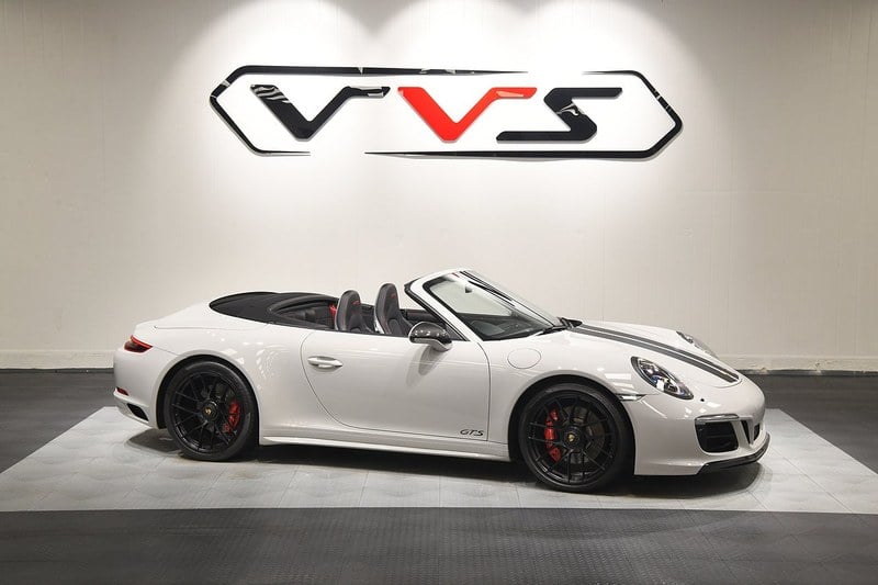 2018 Porsche 911 - 1 2018 Porsche 911 - 1