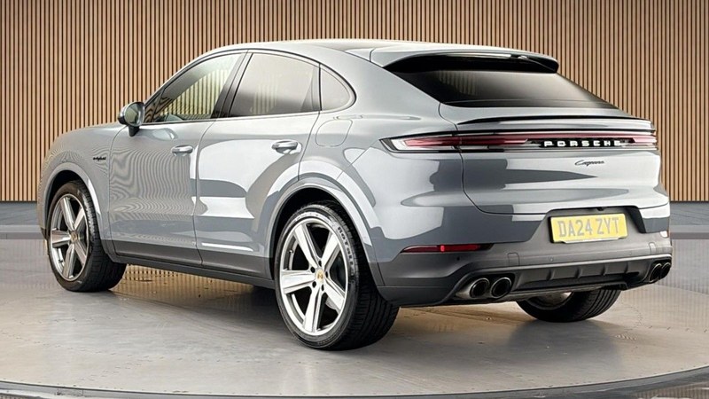 2024 Porsche Cayenne - 2 2024 Porsche Cayenne - 2