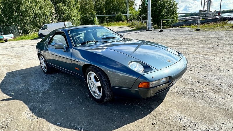 1987 Porsche 928 - 1 1987 Porsche 928 - 1
