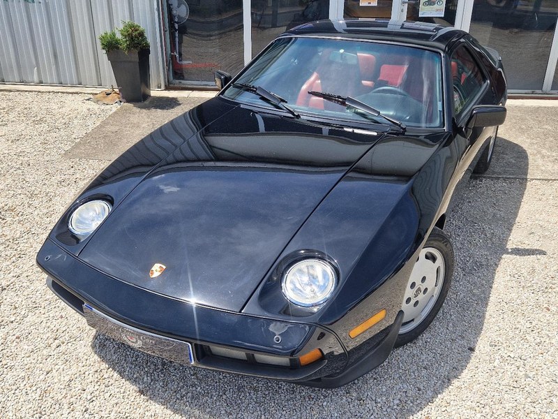 1983 Porsche 928 - 2 1983 Porsche 928 - 2
