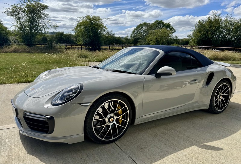 2018 Porsche 911 - 1 2018 Porsche 911 - 1