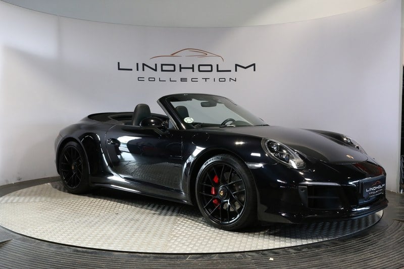 2017 Porsche 911 - 1 2017 Porsche 911 - 1