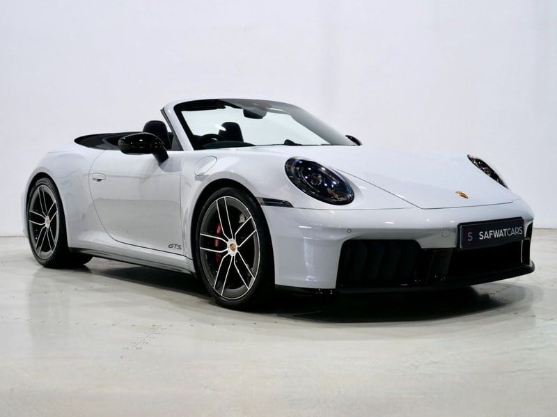 2025 Porsche 911 - 2 2025 Porsche 911 - 2