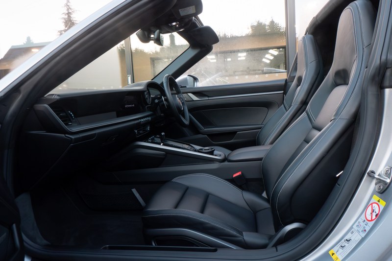 2022 Porsche 911 - 2 2022 Porsche 911 - 2