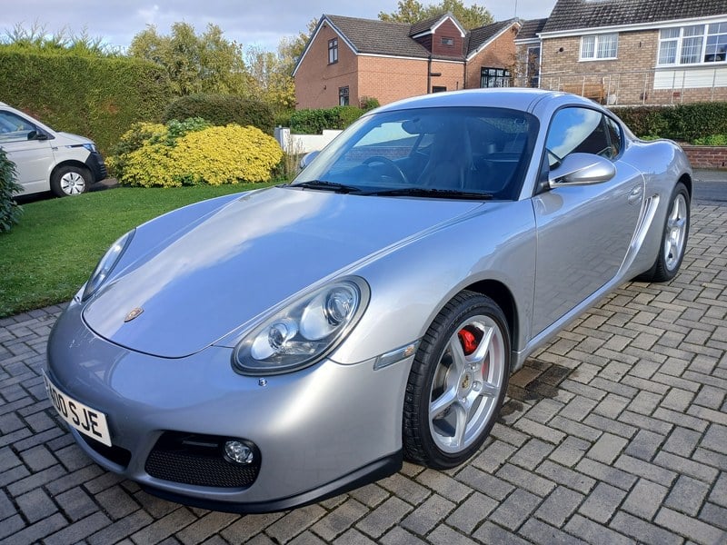 2010 Porsche Cayman - 1 2010 Porsche Cayman - 1