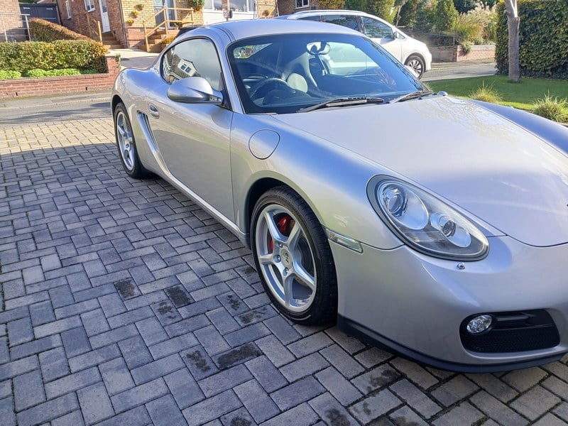 2010 Porsche Cayman - 2 2010 Porsche Cayman - 2