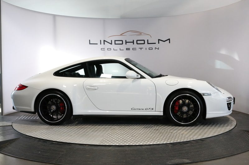 2011 Porsche 911 - 2 2011 Porsche 911 - 2