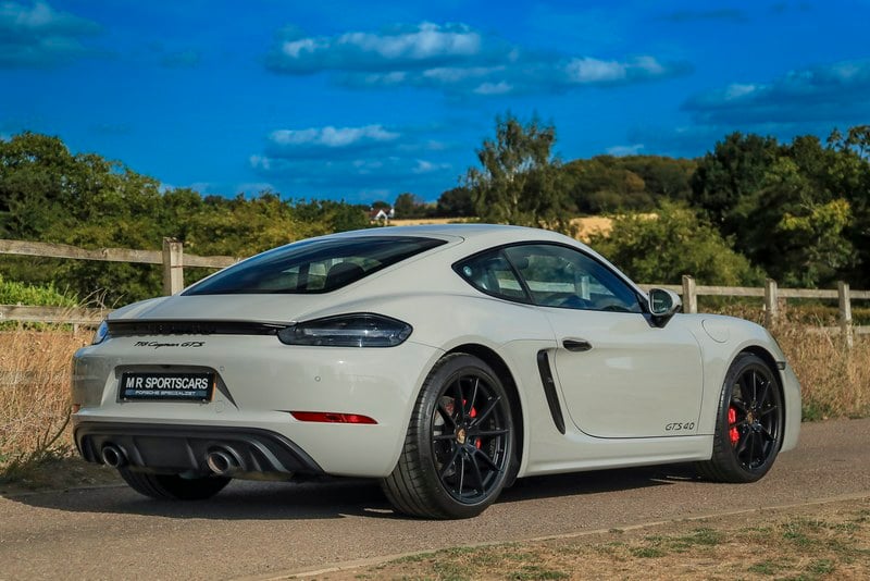 2021 Porsche Cayman - 2 2021 Porsche Cayman - 2