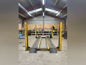 single phas 3 ton 4 poster car ramp. For Sale (picture 1 of 1)