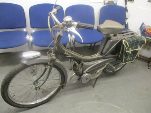 1960 s UNREGISTERED  1960s RALEIGH  MOPED 49cc 2 STROKE runs For Sale