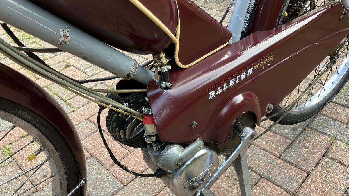 1960 Raleigh Rm2 Greymaroon Manual N a In Chichester United Kingdom 1960-raleigh-rm2-greymaroon-manual-n-a-in-chichester-united-kingdom