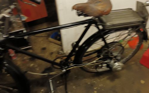 1953 Raleigh moped (picture 1 of 15)
