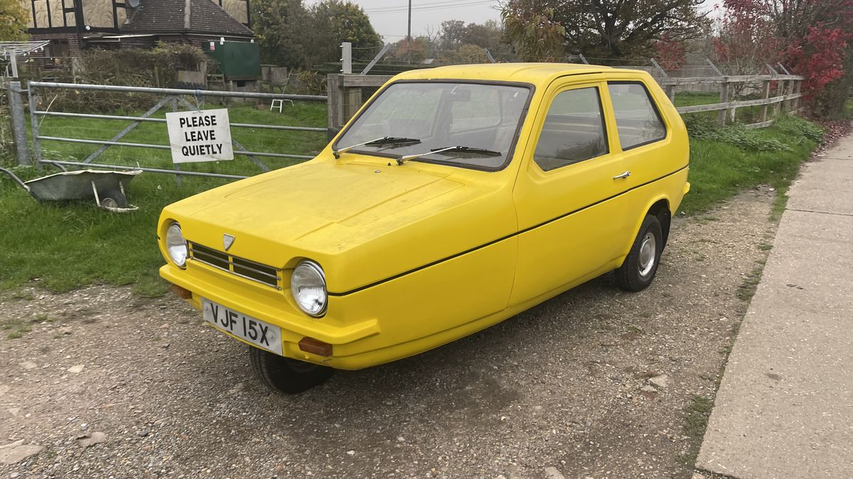 1982 Reliant Robin Yellow Manual, 4 speed Right Hand Drive in swallow ...