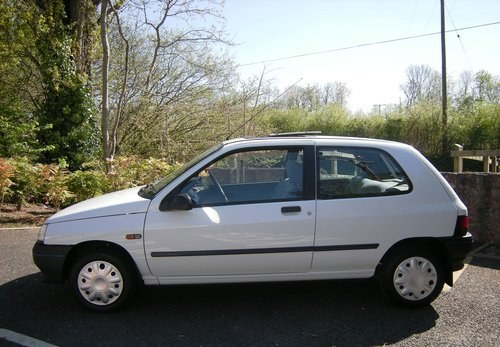 1993 Clio Oasis - Documented 25,000 miles from New ! VENDUTO