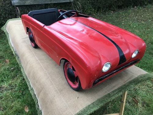 1961 Renault Dauphine pedal car For Sale