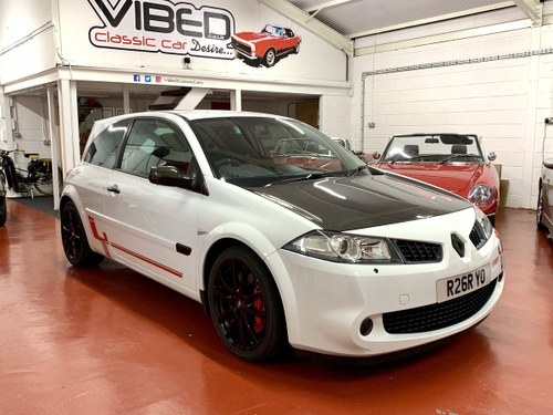 2009 Renault Megane 2.0 Renaultsport F1 Team R26.R // No. 95/230  VENDUTO