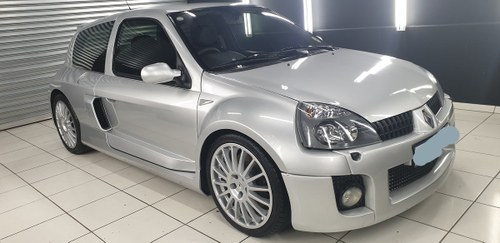 2005 Renault Clio V6 255hp Phase 2 For Sale