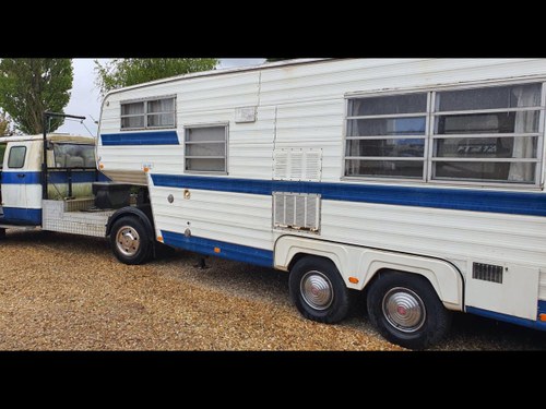 1988 Renault tractor/trailer Showmans Motorhome For Sale