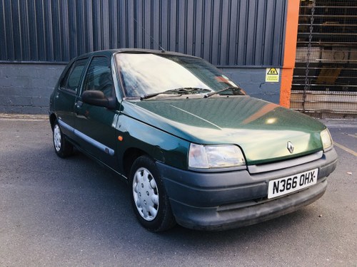 1995 RENAULT CLIO MK1 OASIS 1.2 5DR 1 LADY OWNER 25 STAMPS FSH For Sale
