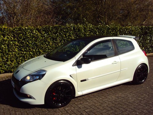 2011 A STUNNING & RARE Pearl White Clio 200 with RECARO'S!!  For Sale