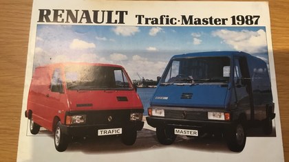 Renault trafic and master brochure
