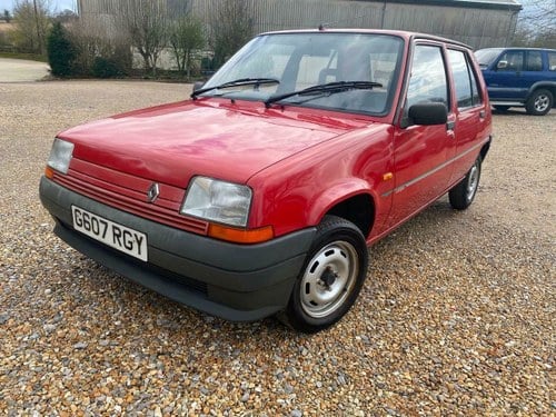 A Charmingly Beautiful 1989 Renault 5 Campus, 68,000 Miles In vendita