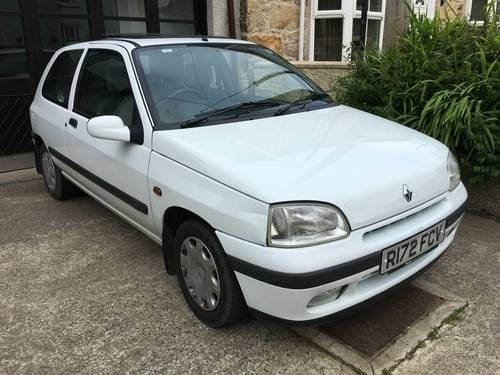 1997 One owner, 17000 miles Auto Renault Clio SOLD