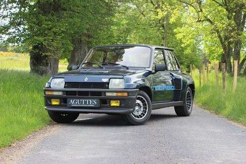 1982 - Renault 5 Turbo original book very rare color For Sale by Auction