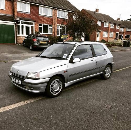 1991 Renault Clio Baccara Auto Only 17 left! £1620 For Sale