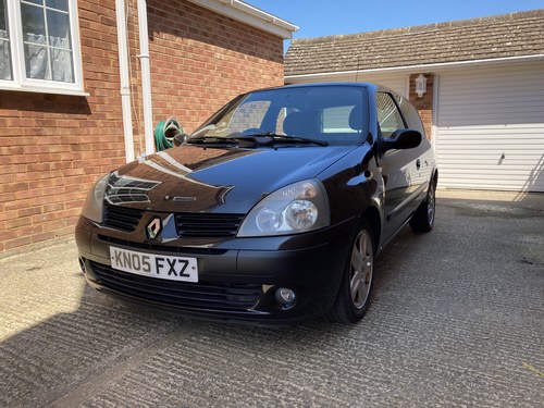 2005 Clio Ideal first car For Sale
