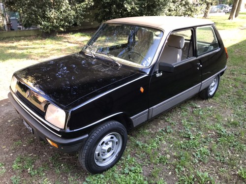 1980 Unique Renault 5 Automatic 1.3L 20000 original kms VERKAUFT