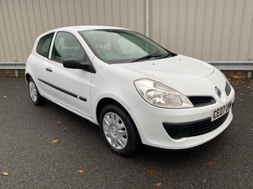 2007 RENAULT CLIO EXPRESSION 1.6 AUTOMATIC WITH 28K MILES VENDUTO