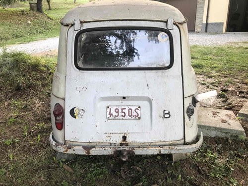 1961 Renault R4 3 speed 750cc. 2 windows Kaufen Bei