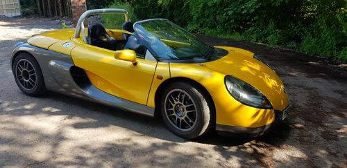 Picture of Renault sport spider 2.0 16v yellow
