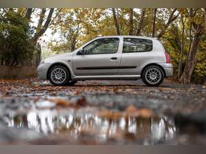 2000 RenaultSport Clio II 2.0 16v (172 Phase 1) For Sale (picture 2 of 12)