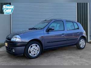 2000 Renault Clio 1.6 Etoile Auto 2 owners 16,730 miles! For Sale (picture 1 of 25)