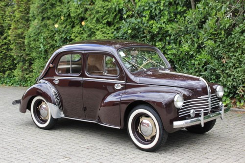 1951 Renault 4CV Cremeschnittchen mit Sternfelgen VERKAUFT