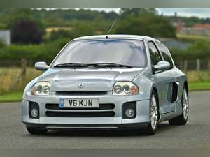2001 Renault Clio V6 Phase 1 For Sale (picture 1 of 24)