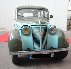 1958 Renault Juvaquatre