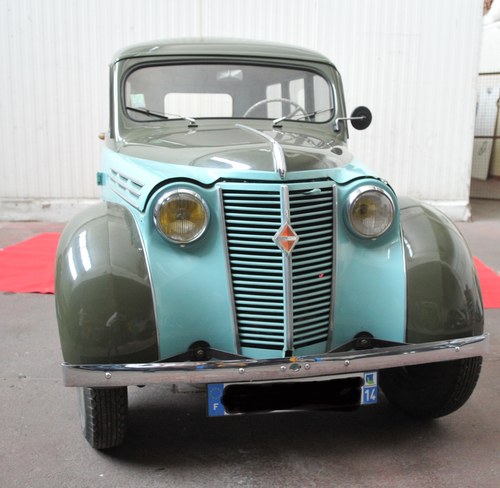 1958 Renault Juvaquatre - 3
